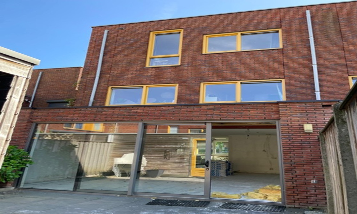Achtergevel verwijderen bij een vergunningvrije uitbouw: heb je een vergunning nodig?